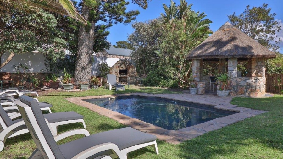 7 Bedroom Property for Sale in Westcliff Western Cape